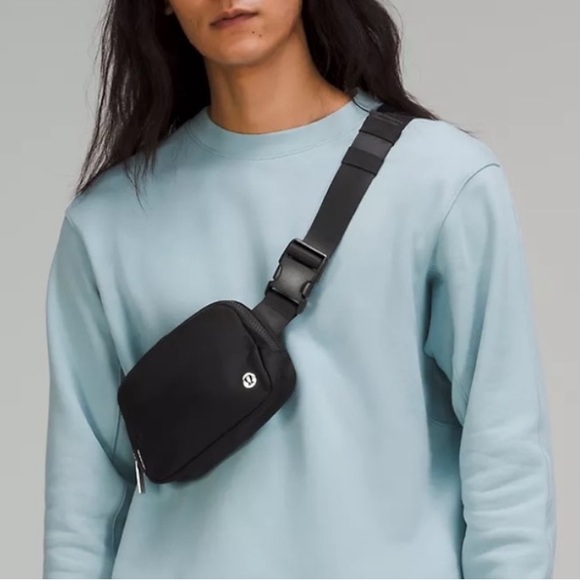 NWT Lululemon Everywhere Belt Bag black - Picture 8 of 9